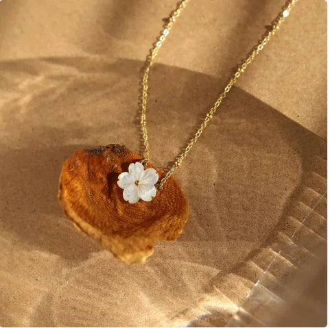 Simple Flower Necklace